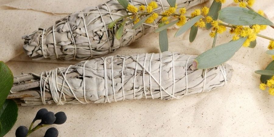 saging a home, smudging guide, how to smudge your home, how to space cleanse your home